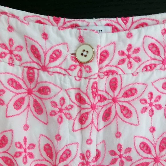 Like New Crown & Ivy Scalloped Hem Eyelet Shorts Pink and White 6 - Picture 7 of 8